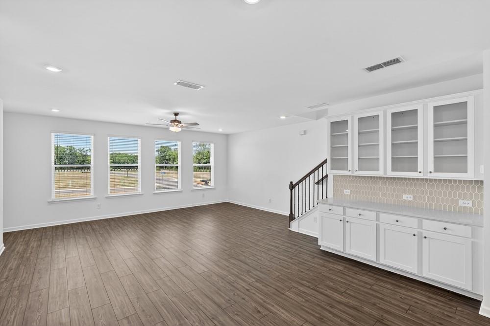 623 Oak Bluff Drive Property Photo 9