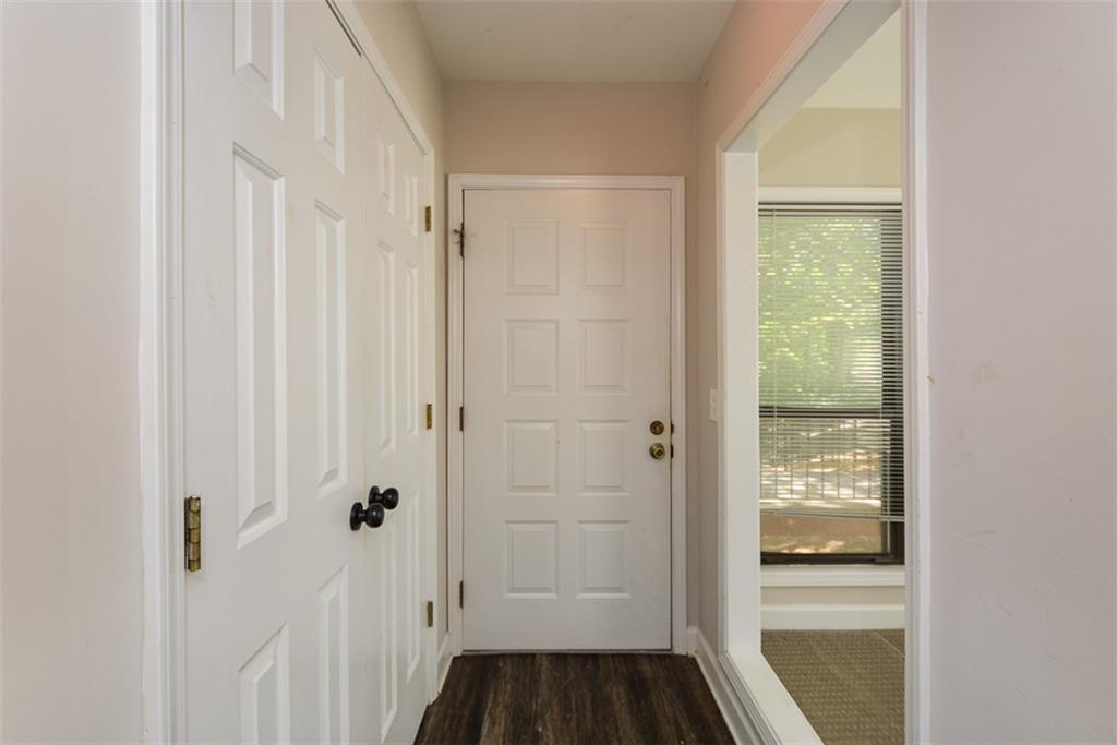 607 Lismore Se Property Photo 5