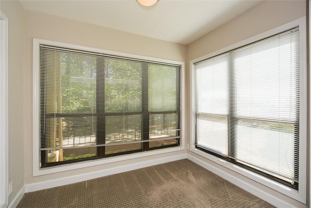 607 Lismore Se Property Photo 7
