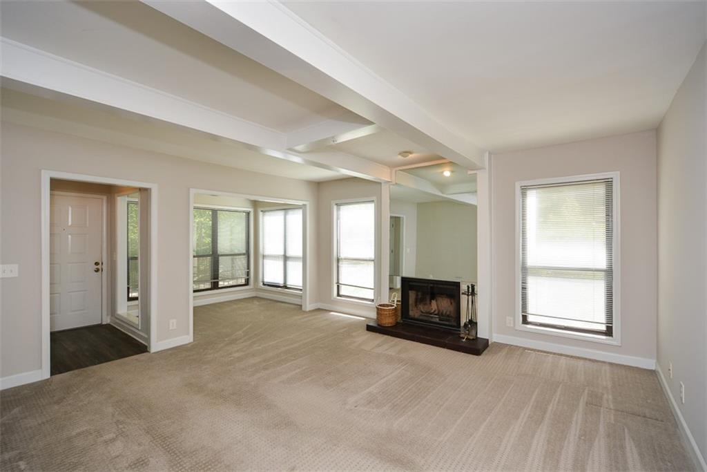 607 Lismore Se Property Photo 8
