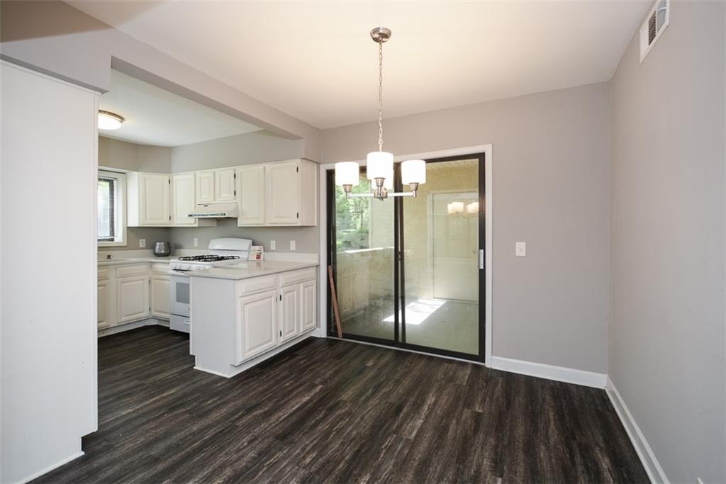607 Lismore Se Property Photo 12