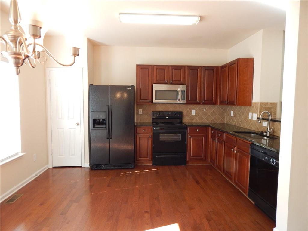 2199 Landing Walk Drive Property Photo 24