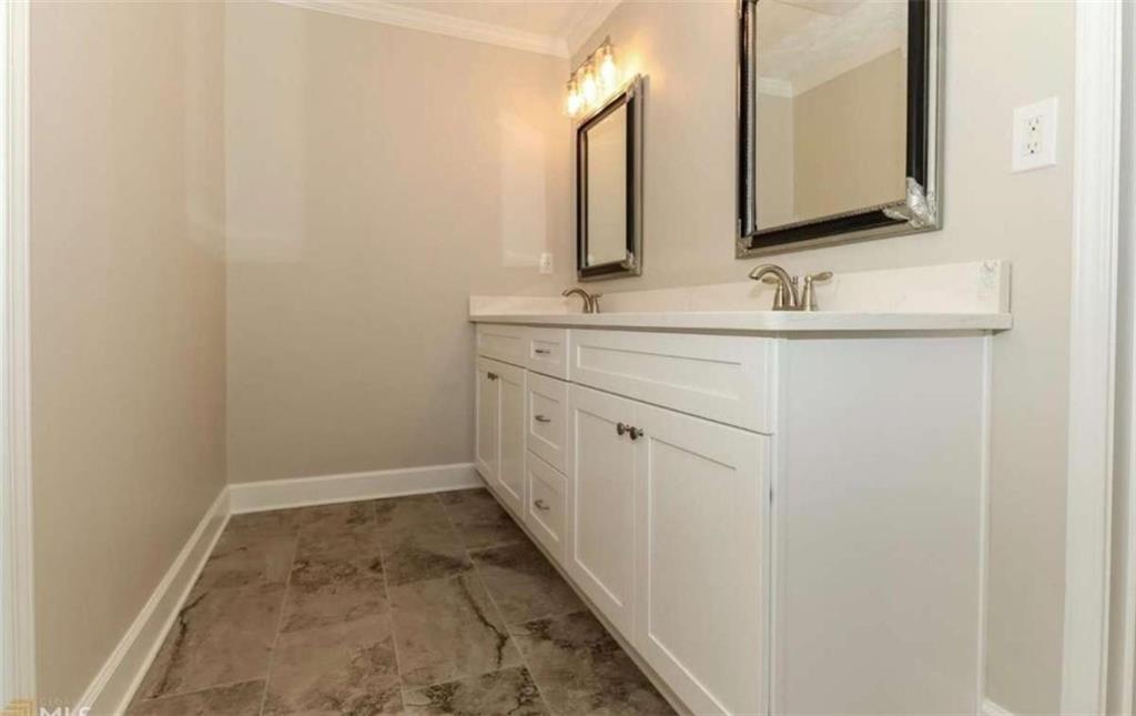 130 Winterthur Court Property Photo 14