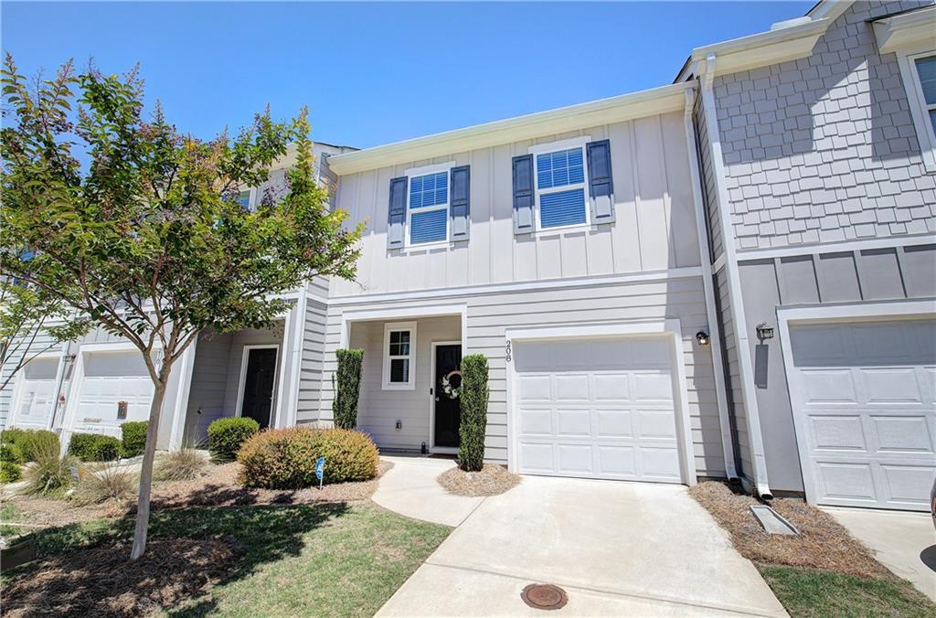 208 Grand Central Way Property Photo 2