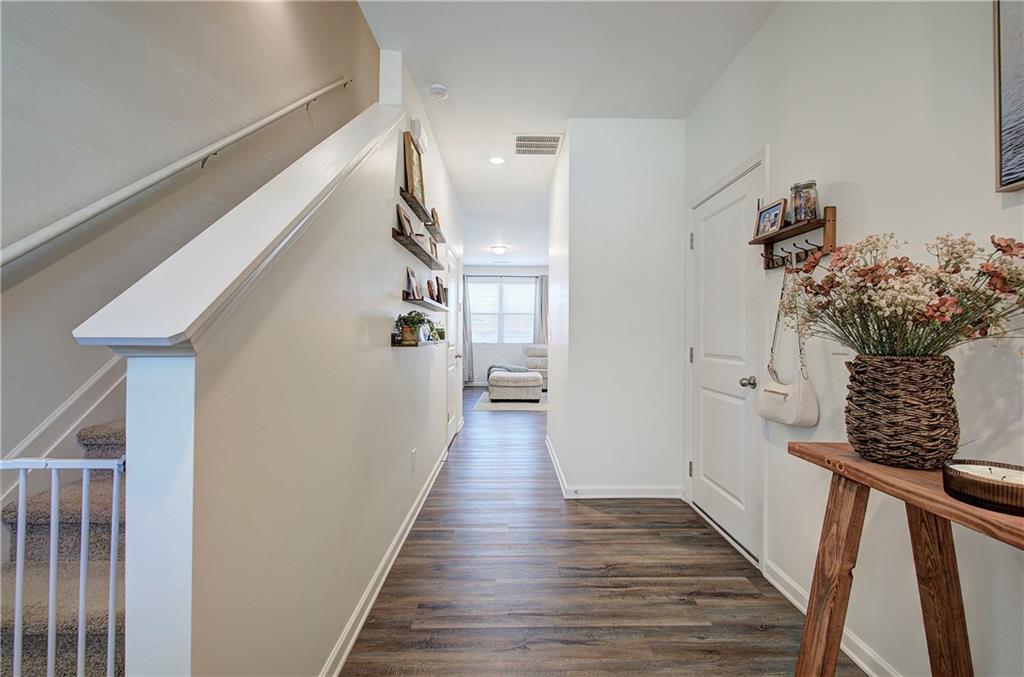 208 Grand Central Way Property Photo 4