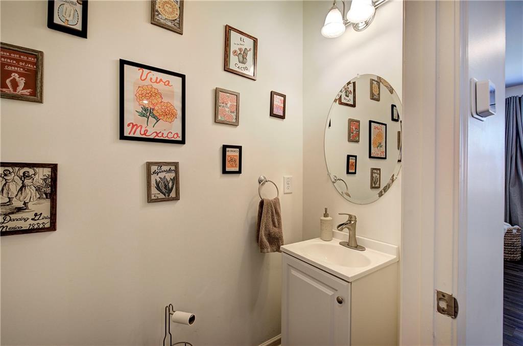 208 Grand Central Way Property Photo 8