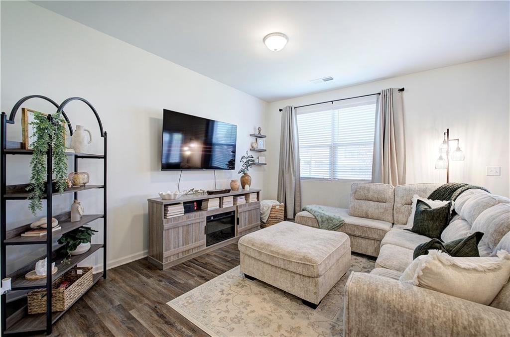 208 Grand Central Way Property Photo 10