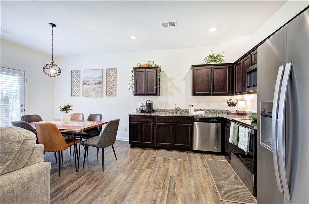208 Grand Central Way Property Photo 11