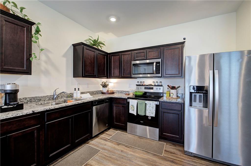208 Grand Central Way Property Photo 12