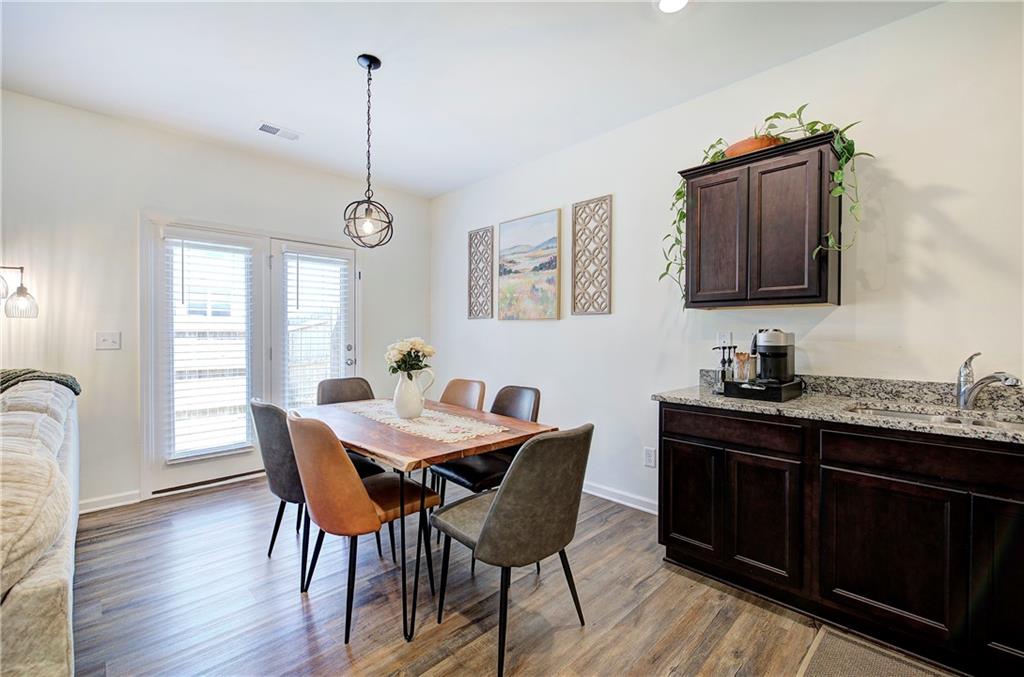 208 Grand Central Way Property Photo 14