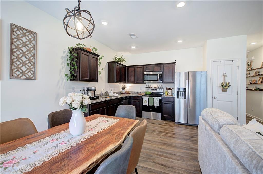 208 Grand Central Way Property Photo 17