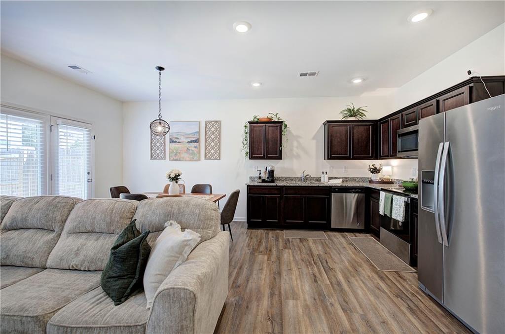 208 Grand Central Way Property Photo 18