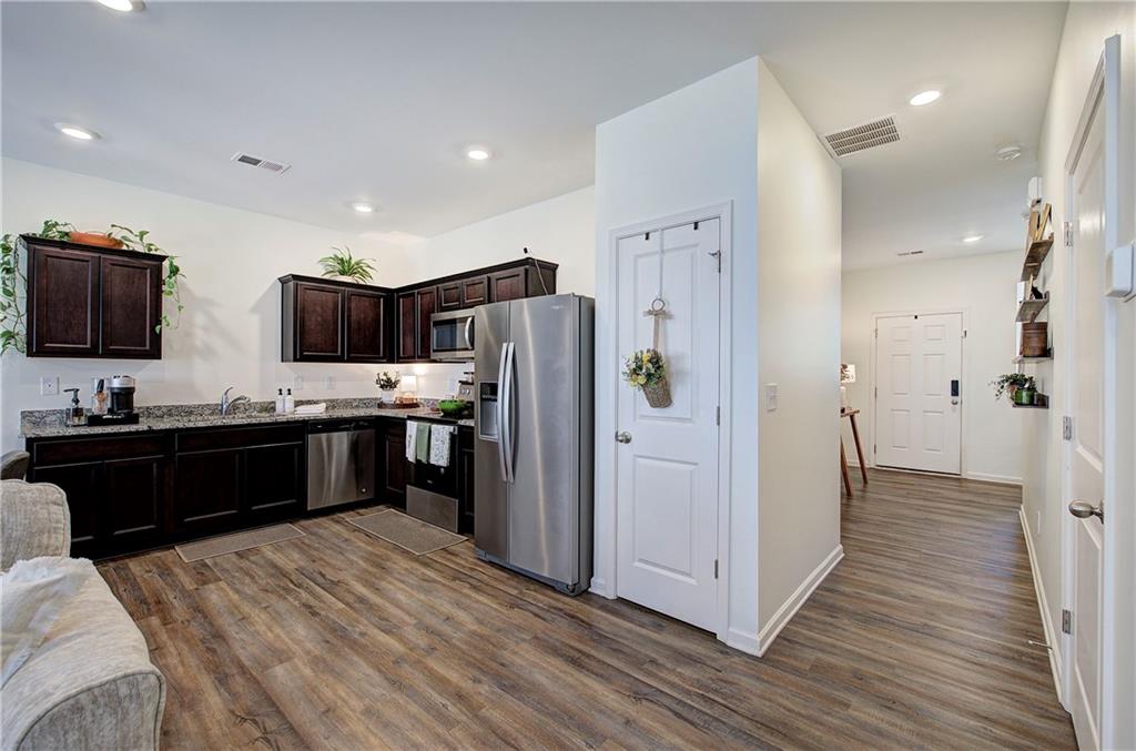 208 Grand Central Way Property Photo 19