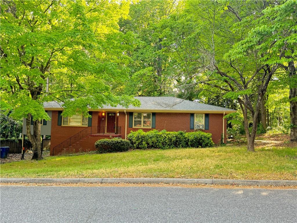222 Pineview Drive Property Photo 1