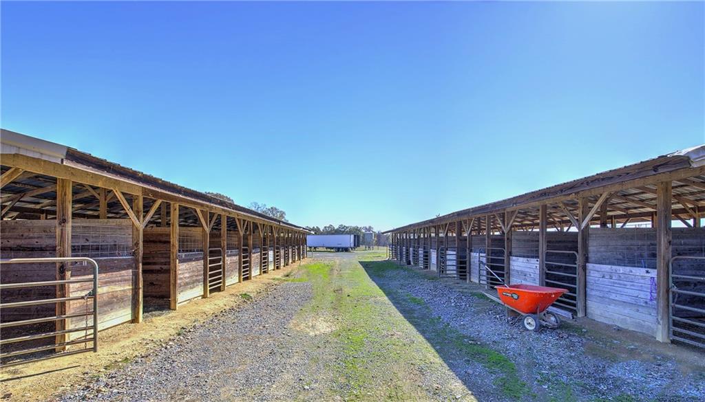 486 County Line Road Property Photo 25