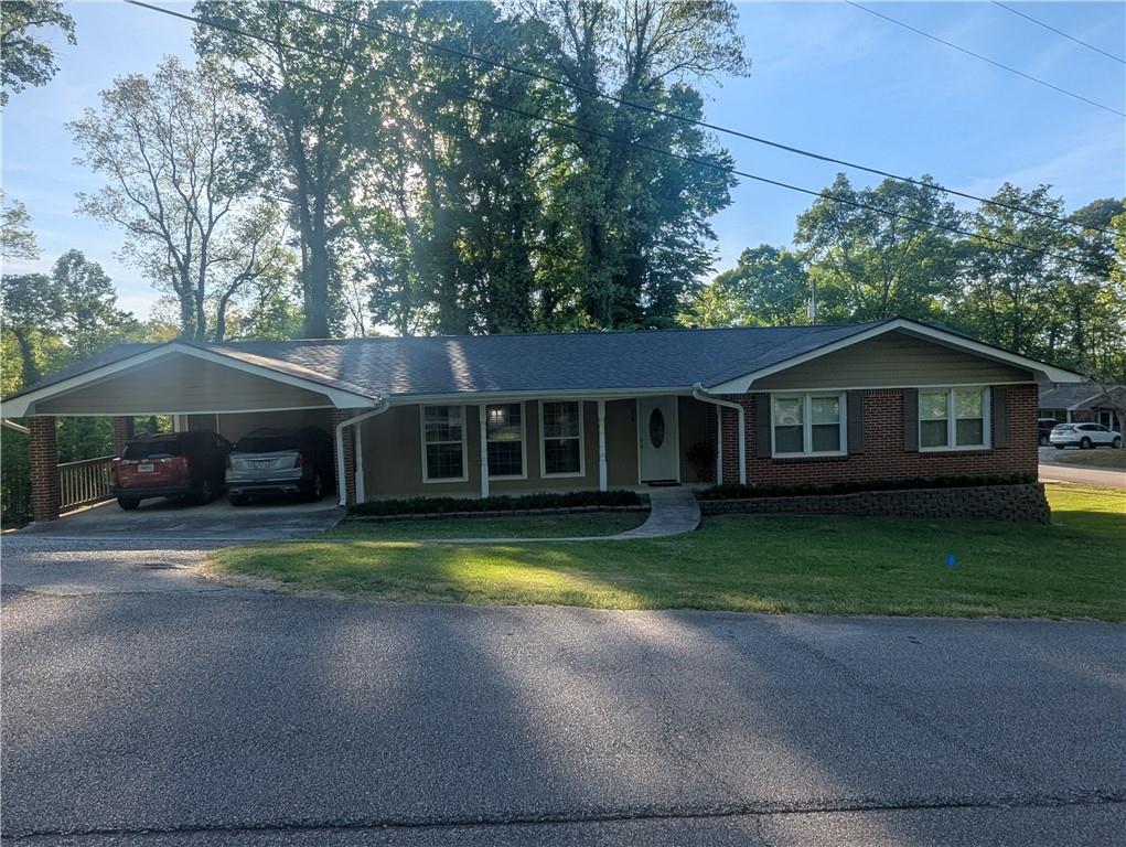 210 Greenwood Lane Property Photo 1