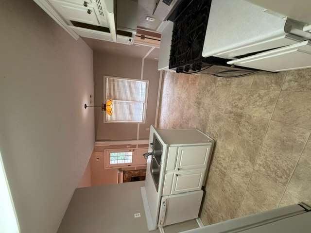 882 Whispering Way Property Photo 3