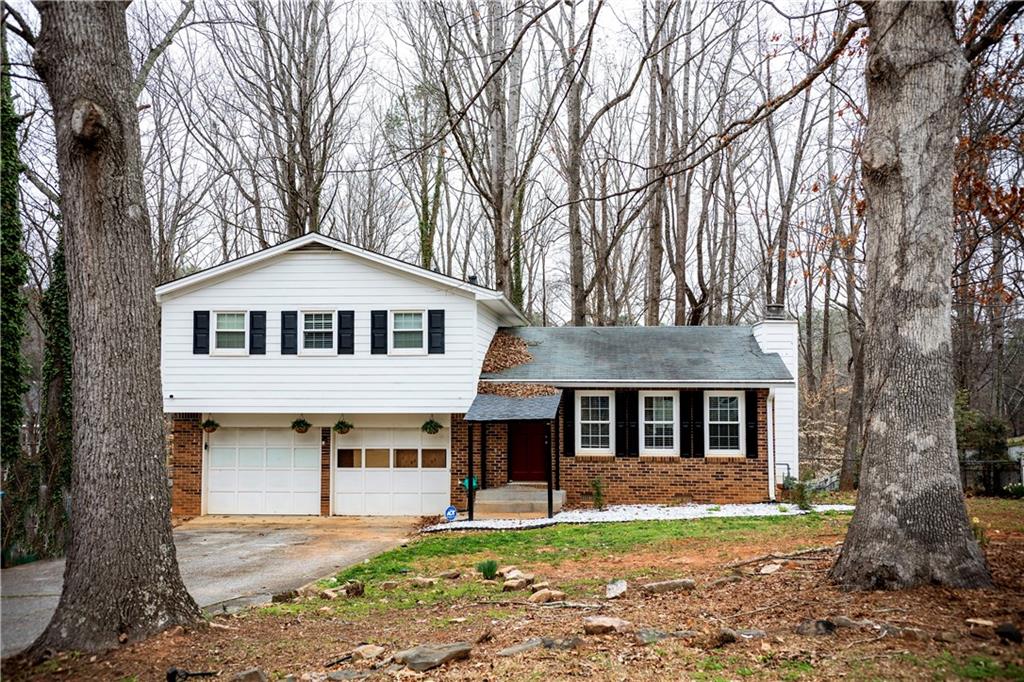 917 Chartley Drive SW Property Photo 1