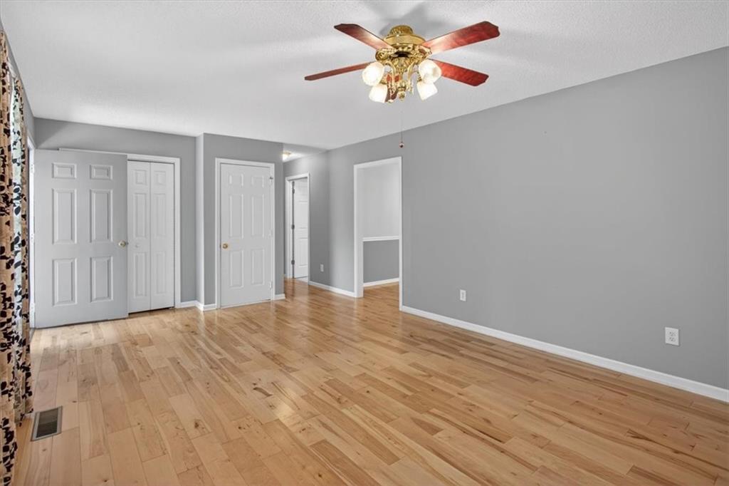 402 Deer Run Property Photo 13