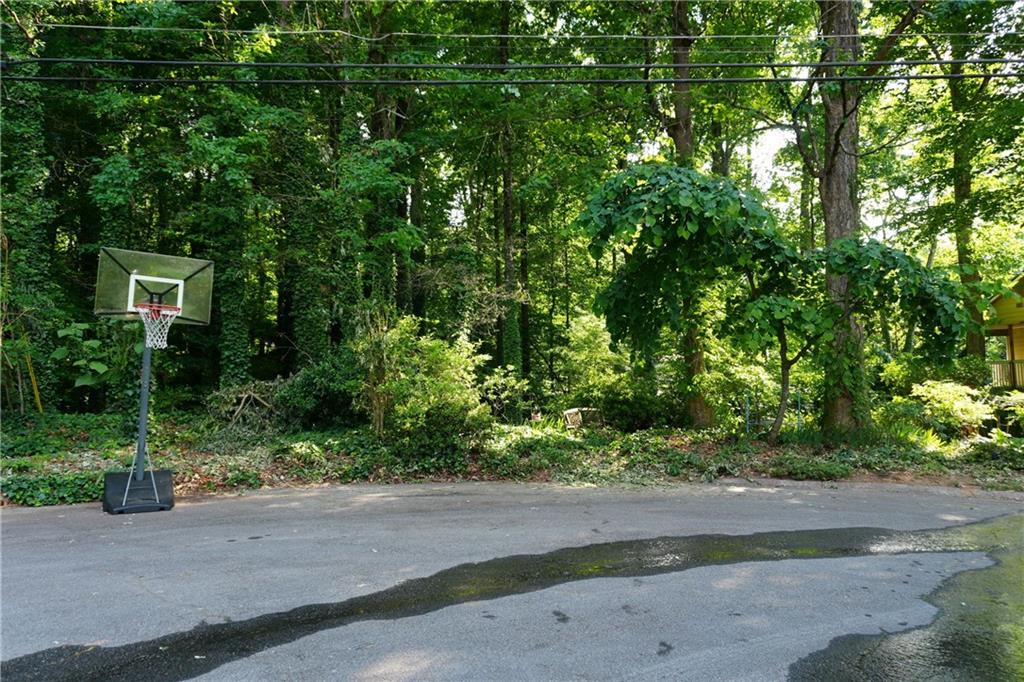 739 Slew Avenue Property Photo 6