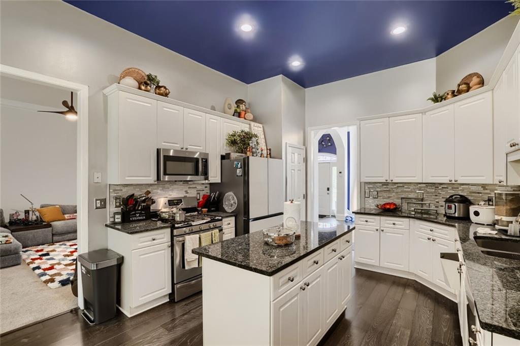 3000 Barimore Place Property Photo 10