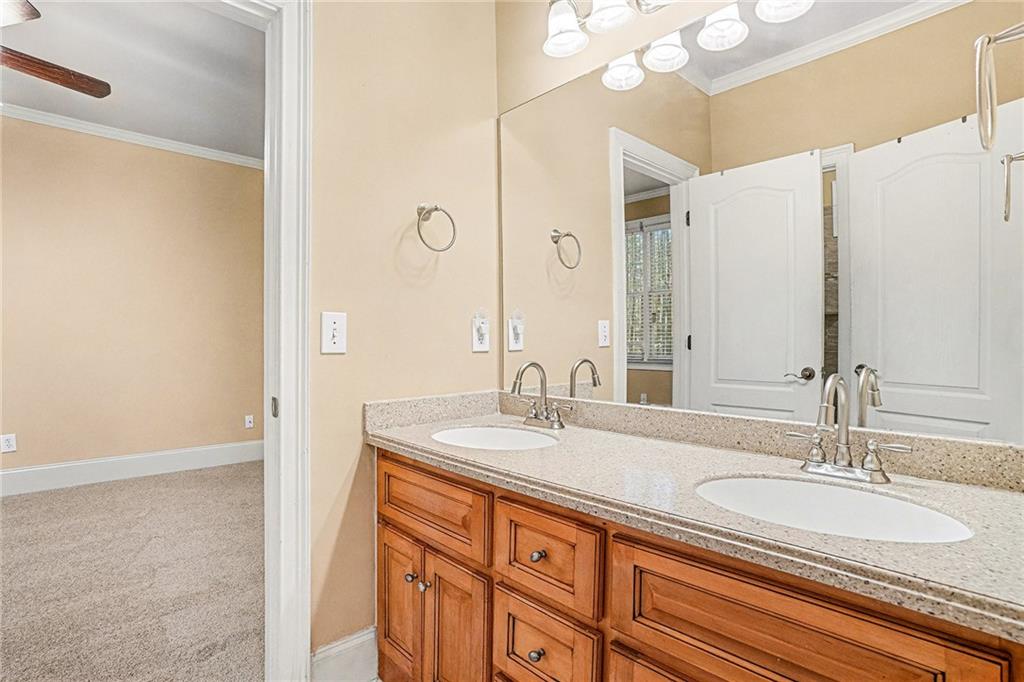 390 Glengarry Chase Property Photo 16