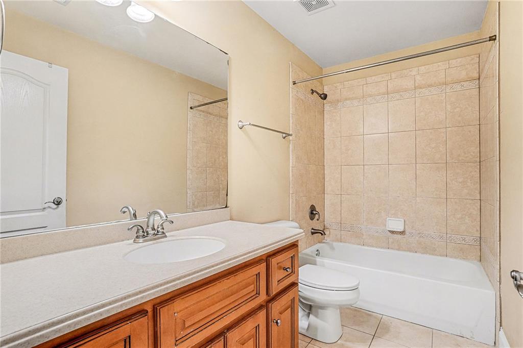 390 Glengarry Chase Property Photo 17