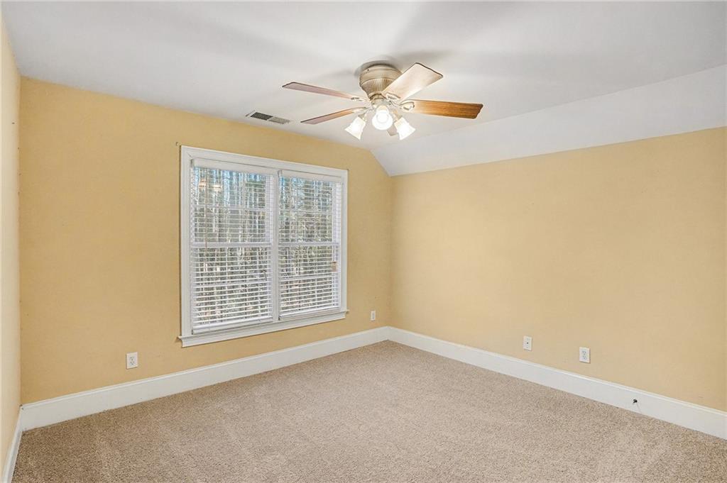 390 Glengarry Chase Property Photo 18