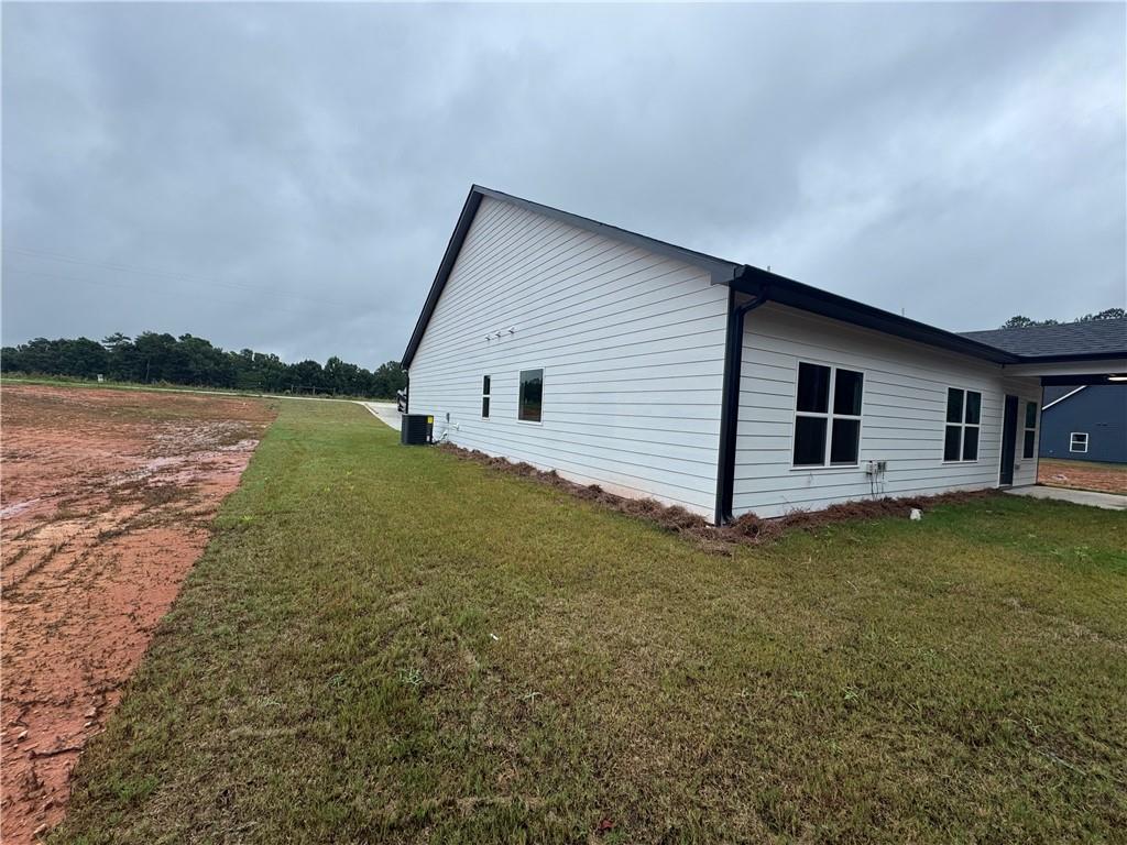 2057 N. Hicks Rd. Property Photo 3