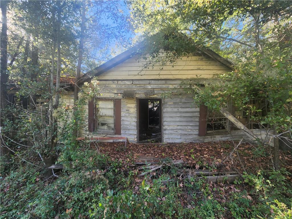 2063 Highway 81 Property Photo 1