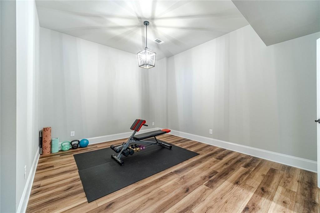 2124 Stonegate Way Property Photo 34
