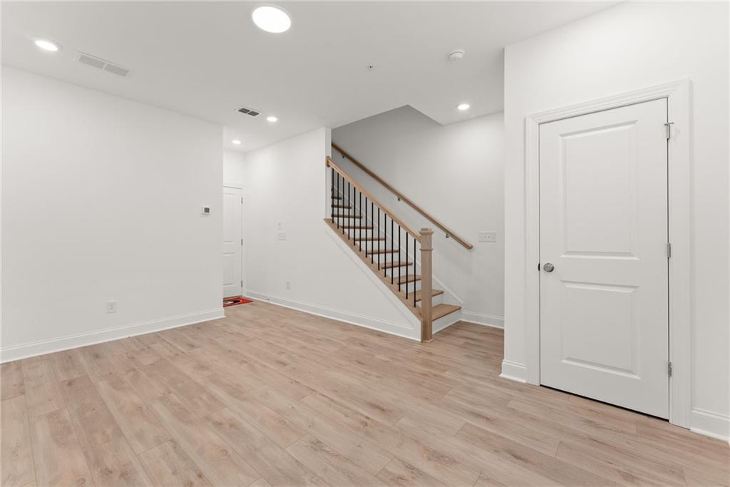 320 Olmstead Way Property Photo 37