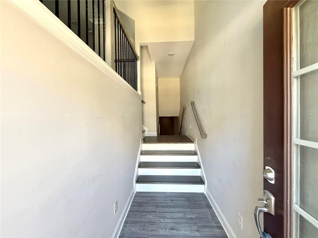 208 Spike Trail Se Property Photo 3