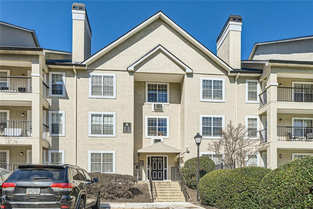 3655 Habersham Road NE Unit 227 Property Photo 1