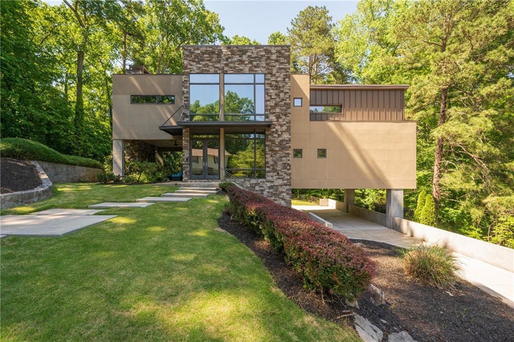 643 Larchmont Circle Nw Property Photo 1