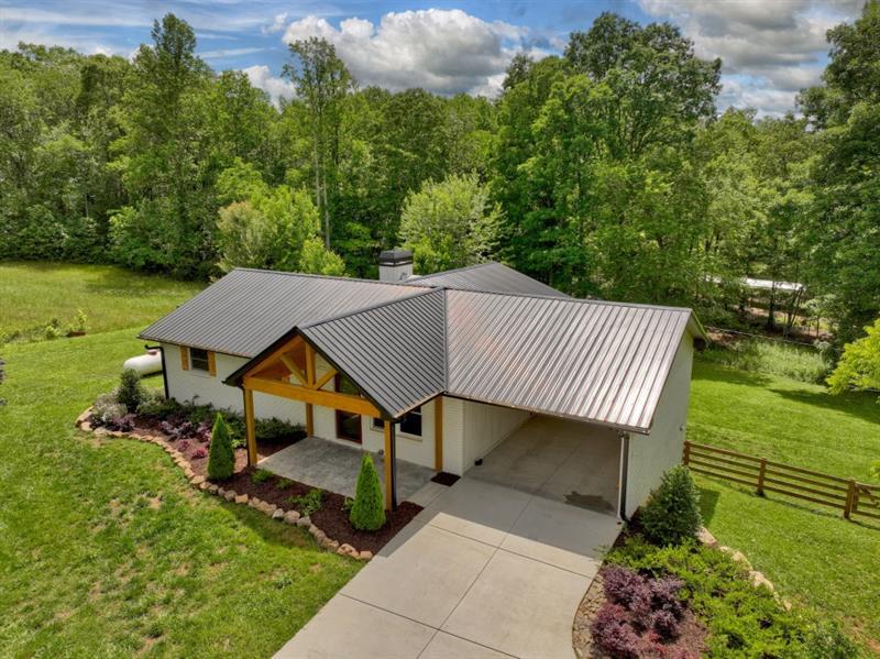 975 Goss Road Property Photo 1