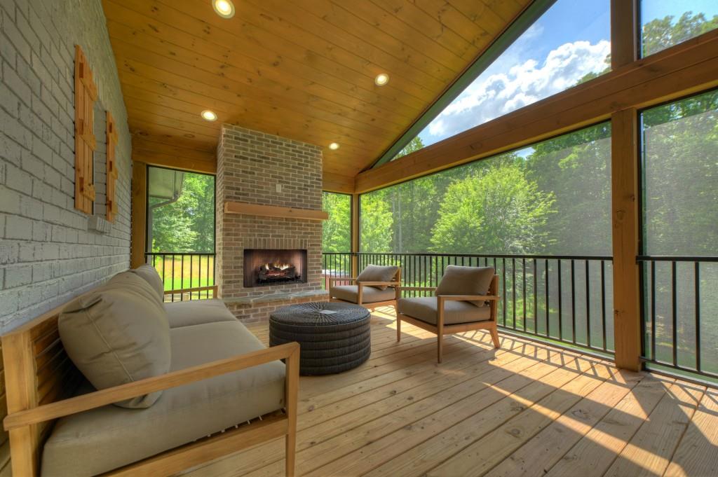 975 Goss Road Property Photo 4