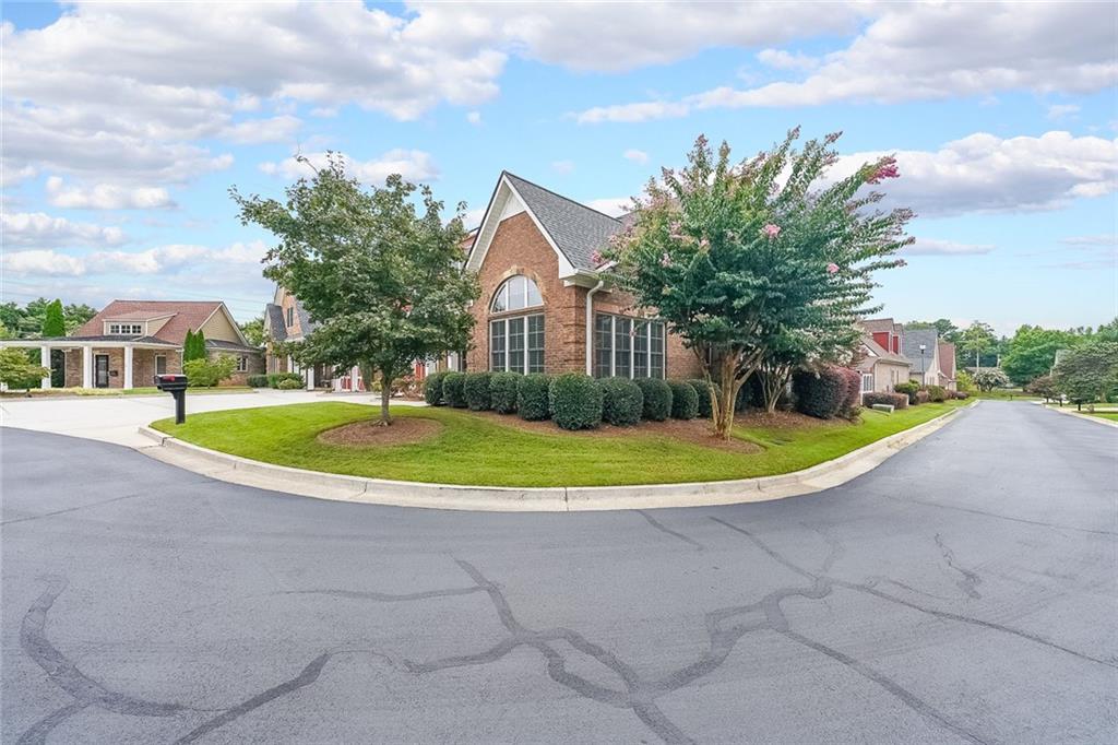 2314 Sandy Oaks Drive Property Photo 4