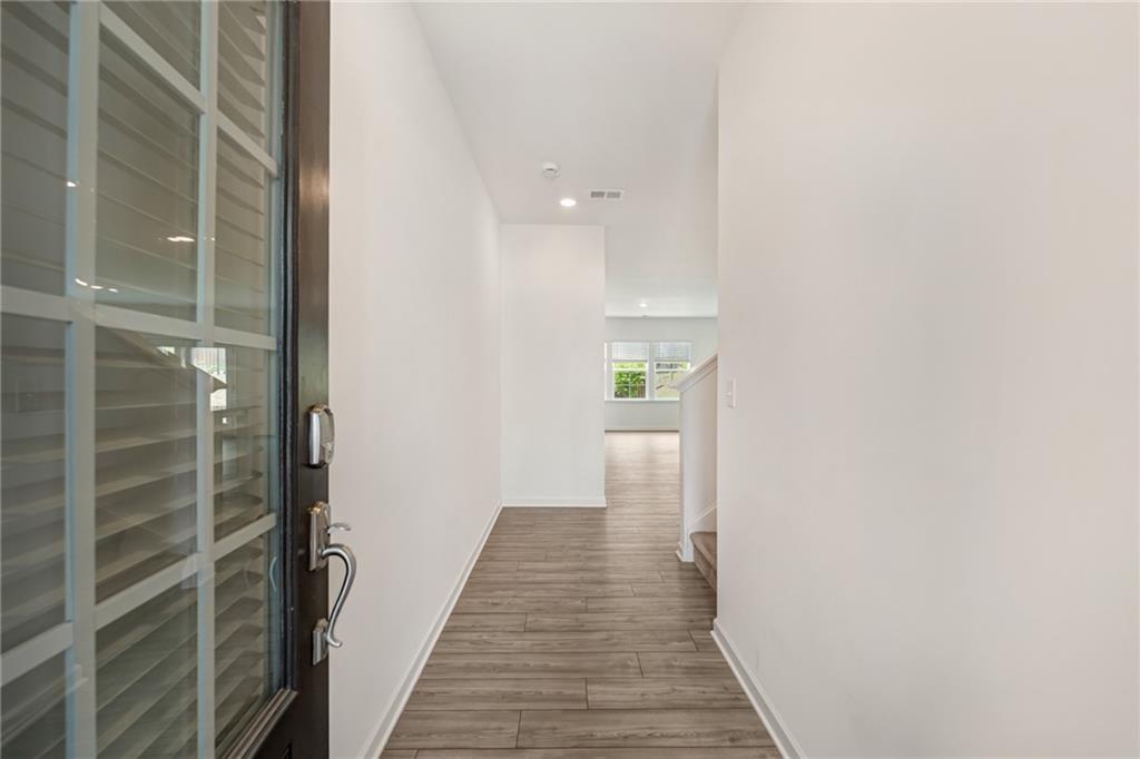 649 Isom Walk Property Photo 3