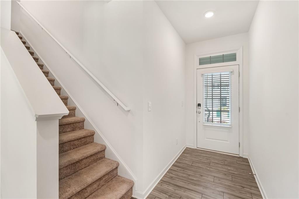 649 Isom Walk Property Photo 4