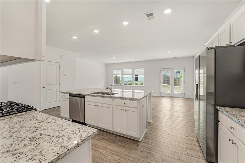649 Isom Walk Property Photo 10