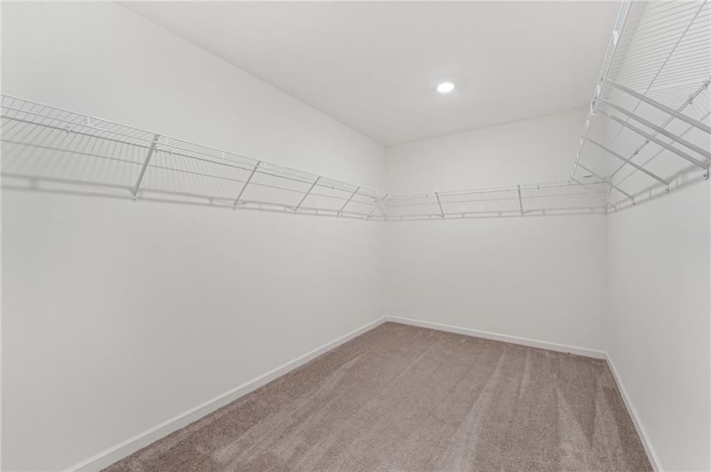 649 Isom Walk Property Photo 25