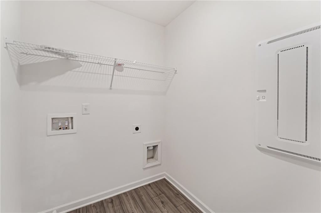 649 Isom Walk Property Photo 26