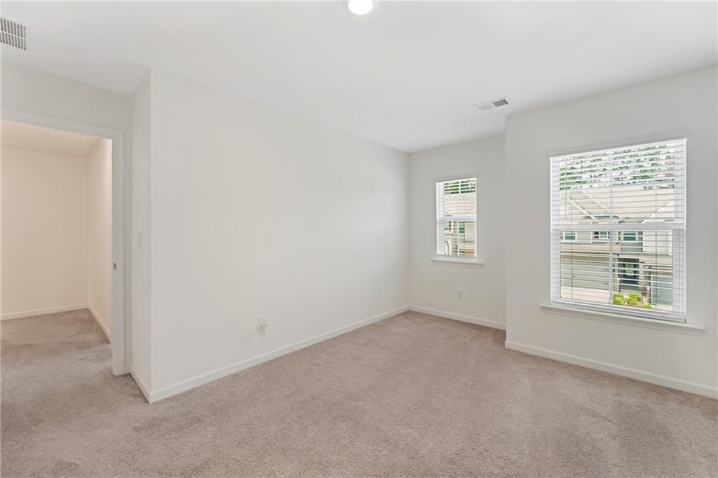 649 Isom Walk Property Photo 29