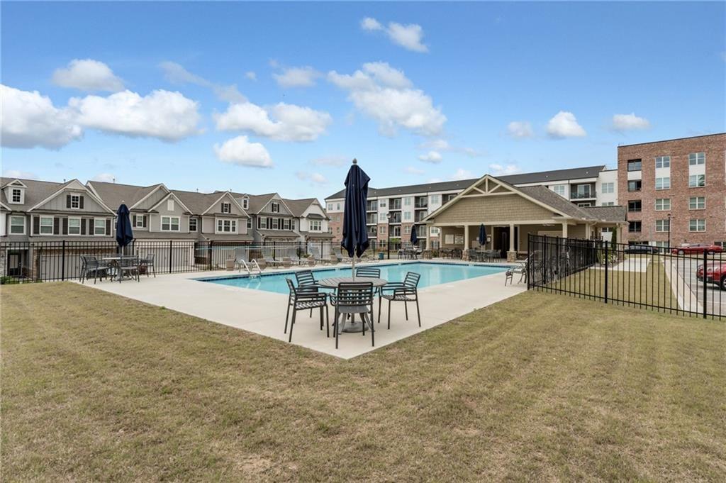 649 Isom Walk Property Photo 30
