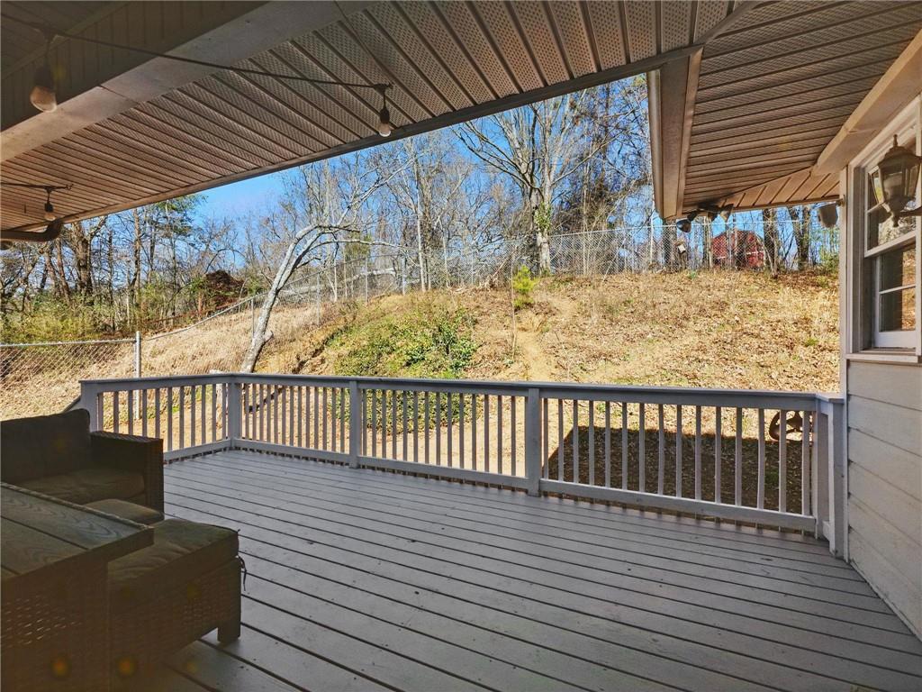 2093 Beverly Road Property Photo 3