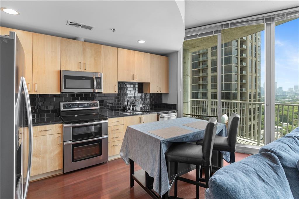 361 17th Street Nw Unit 2115 Property Photo 8