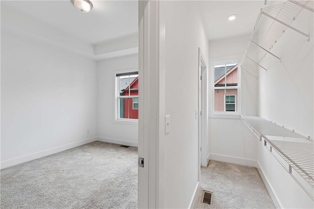 140 Color Circle Property Photo 13