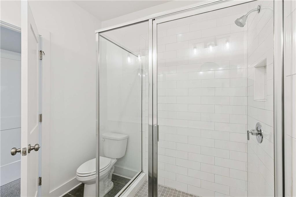 140 Color Circle Property Photo 14