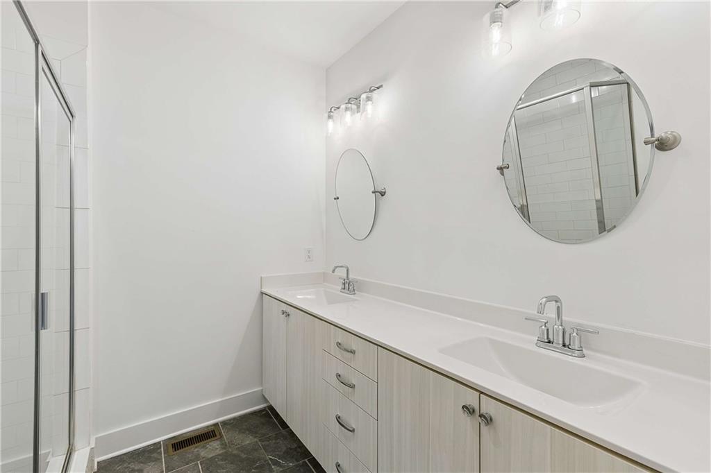 140 Color Circle Property Photo 15